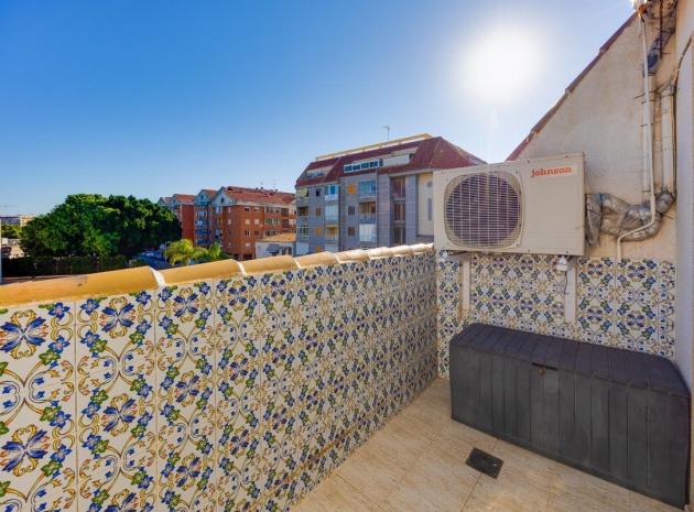 Återförsäljning - Lägenhet - Torrevieja - Torrevieja Centro