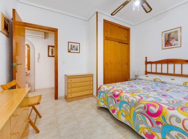 Återförsäljning - Lägenhet - Torrevieja - Torrevieja Centro
