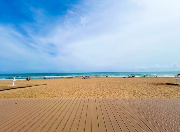 Återförsäljning - Lägenhet - Torrevieja - La Mata