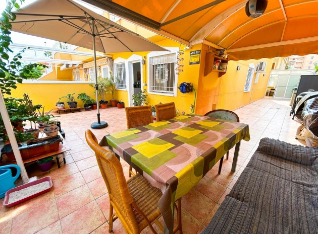 Återförsäljning - Lägenhet - Torrevieja - La Mata
