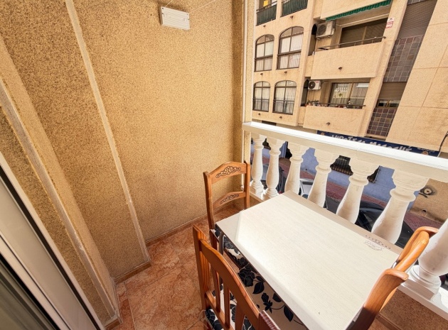 Återförsäljning - Lägenhet - Torrevieja - Torrevieja Centro