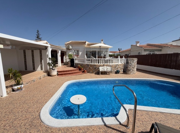 Resale - Villa - Torrevieja - San Luis