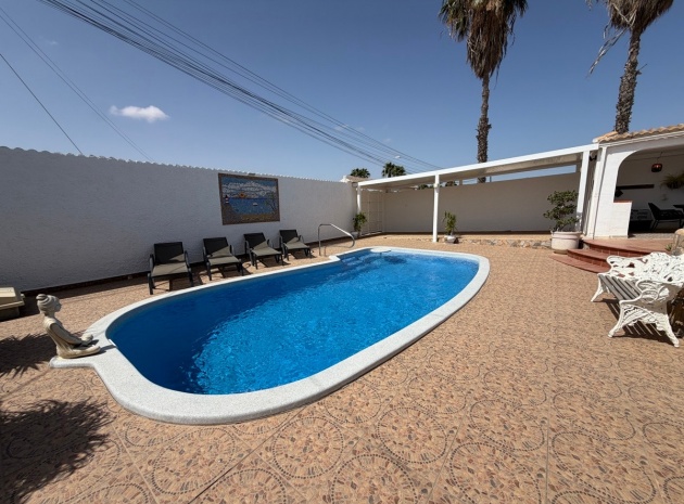 Resale - Villa - Torrevieja - San Luis