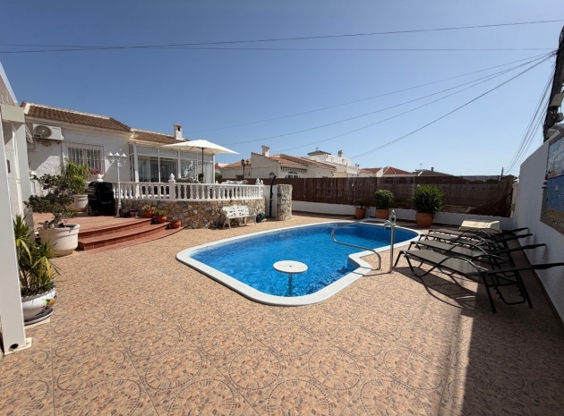 Resale - Villa - Torrevieja - San Luis
