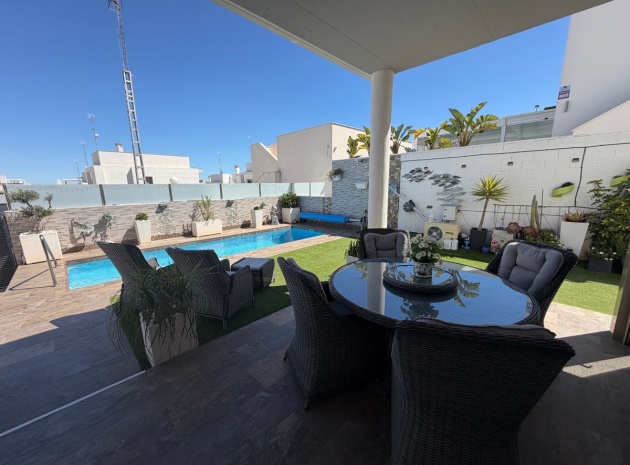 Wiederverkauf - Villa - Orihuela - Villamartin