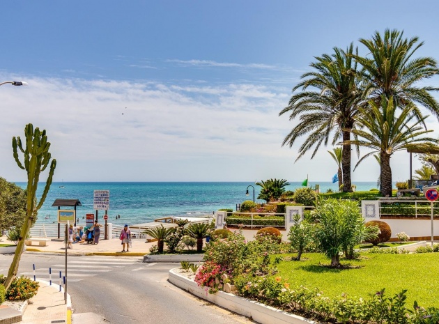 Återförsäljning - Villa - Orihuela Costa - Lomas de Don Juan