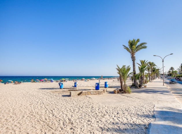 Återförsäljning - Villa - Orihuela Costa - Lomas de Don Juan
