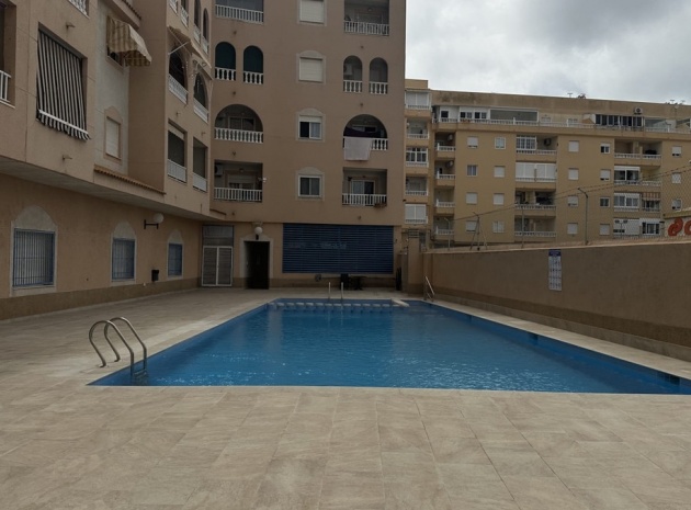 Återförsäljning - Lägenhet - Torrevieja - Torrevieja Centro