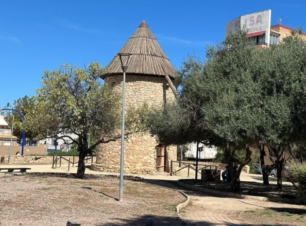 Återförsäljning - Lägenhet - Torrevieja - Torrevieja Centro
