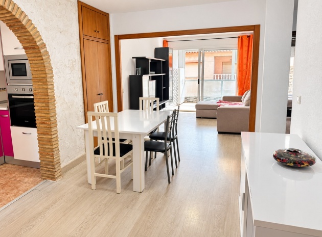 Resale - Apartment - Torrevieja - Torrevieja Centro