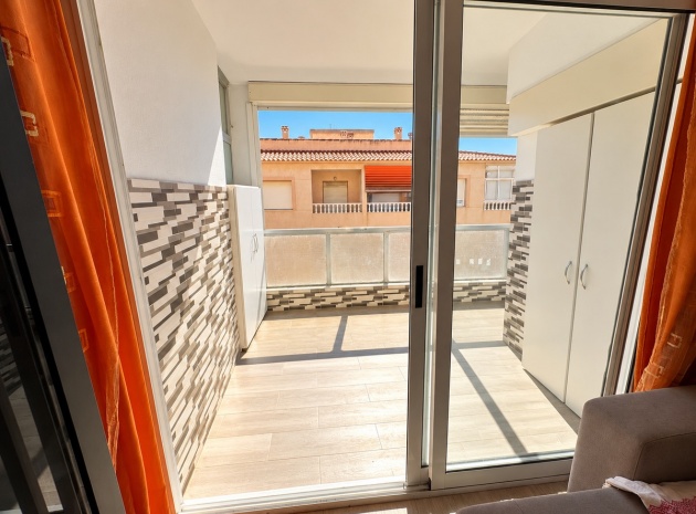 Resale - Apartment - Torrevieja - Torrevieja Centro