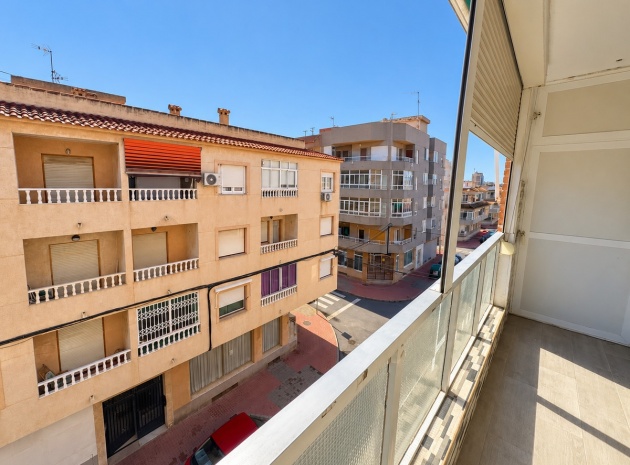 Resale - Apartment - Torrevieja - Torrevieja Centro