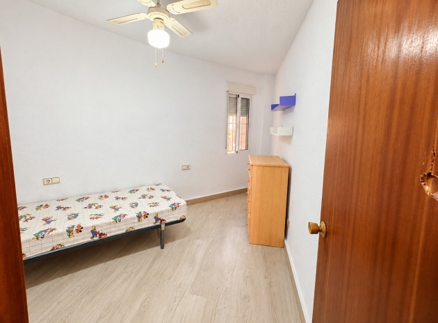 Resale - Apartment - Torrevieja - Torrevieja Centro