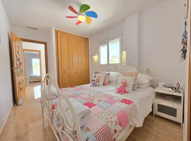 Återförsäljning - Villa - Pinoso - Pinoso Centro
