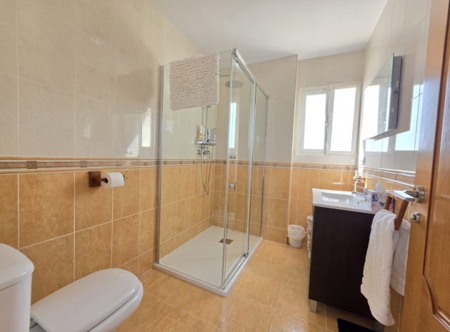 Återförsäljning - Villa - Pinoso - Pinoso Centro