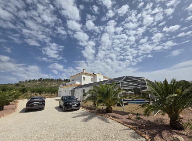 Återförsäljning - Villa - Pinoso - Pinoso Centro