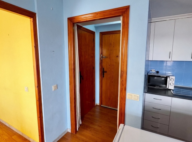 Återförsäljning - Lägenhet - Torrevieja - Torrevieja Centro
