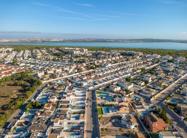 Wiederverkauf - Villa - Torrevieja - Torrevieja Centro