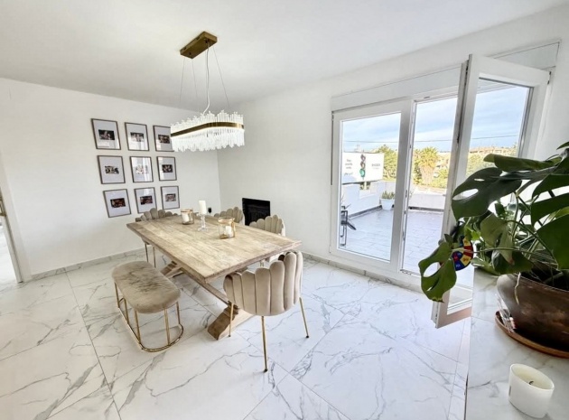 Wiederverkauf - Villa - Orihuela - Villamartin