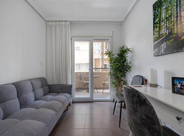 Återförsäljning - Lägenhet - Torrevieja - Torrevieja Centro