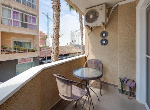 Återförsäljning - Lägenhet - Torrevieja - Torrevieja Centro