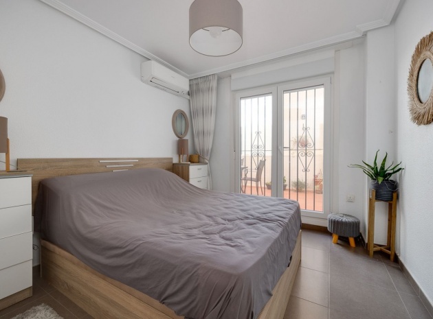 Återförsäljning - Lägenhet - Torrevieja - Torrevieja Centro