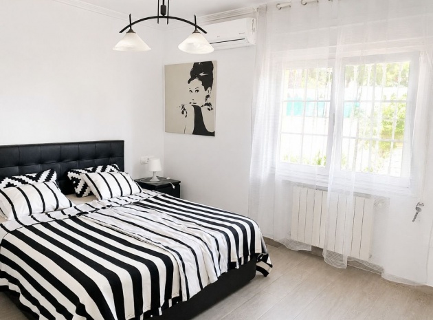 Återförsäljning - Villa - Orihuela - Orihuela Centro