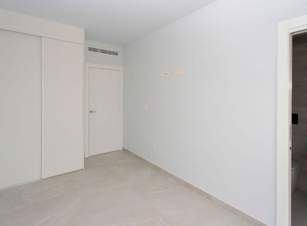 Återförsäljning - Lägenhet - Torrevieja - Torrevieja Centro
