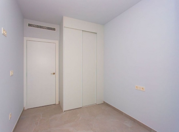 Återförsäljning - Lägenhet - Torrevieja - Torrevieja Centro