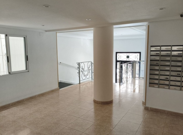 Återförsäljning - Lägenhet - Torrevieja - Torrevieja Centro
