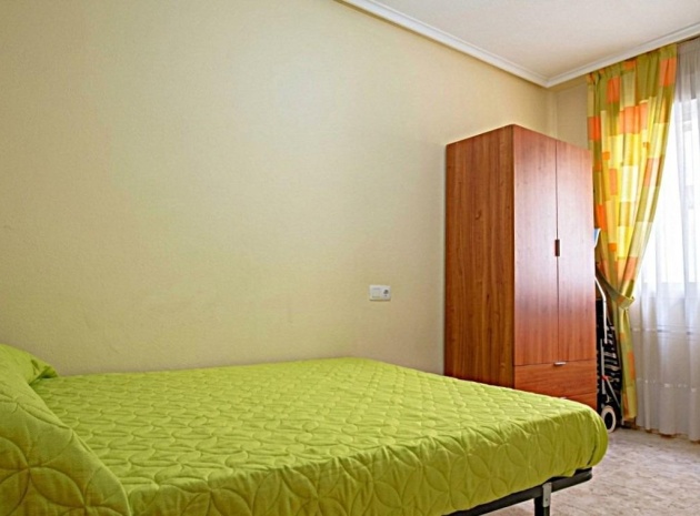 Återförsäljning - Lägenhet - Torrevieja - Torrevieja Centro