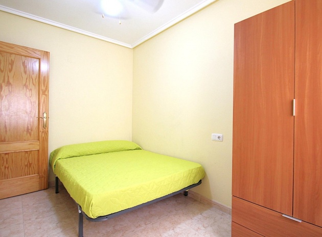 Återförsäljning - Lägenhet - Torrevieja - Torrevieja Centro