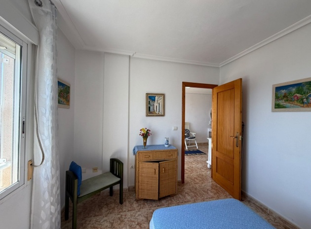 Resale - Apartment - Torrevieja - Playa De Los Locos