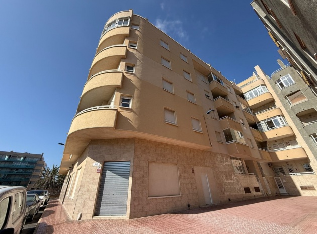 Resale - Apartment - Torrevieja - Playa De Los Locos