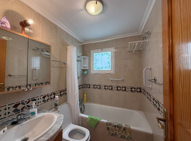 Resale - Apartment - Torrevieja - Playa De Los Locos