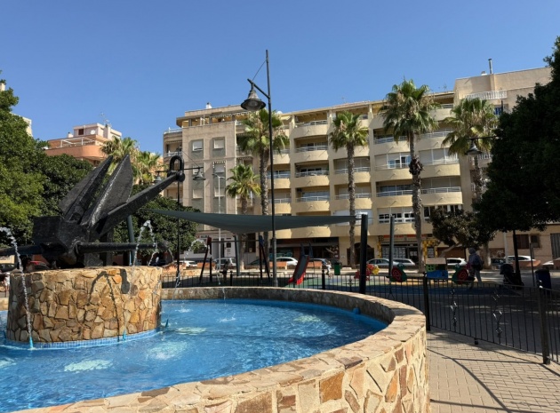 Resale - Apartment - Torrevieja - Playa De Los Locos