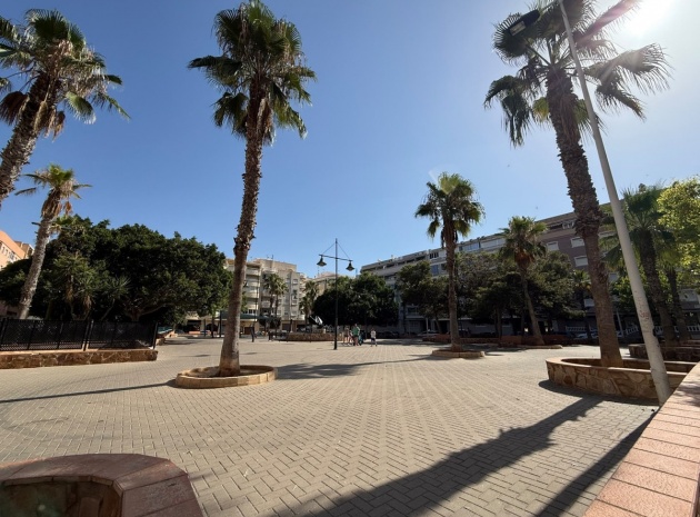 Resale - Apartment - Torrevieja - Playa De Los Locos