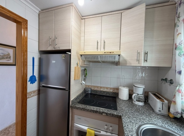 Resale - Apartment - Torrevieja - Playa De Los Locos