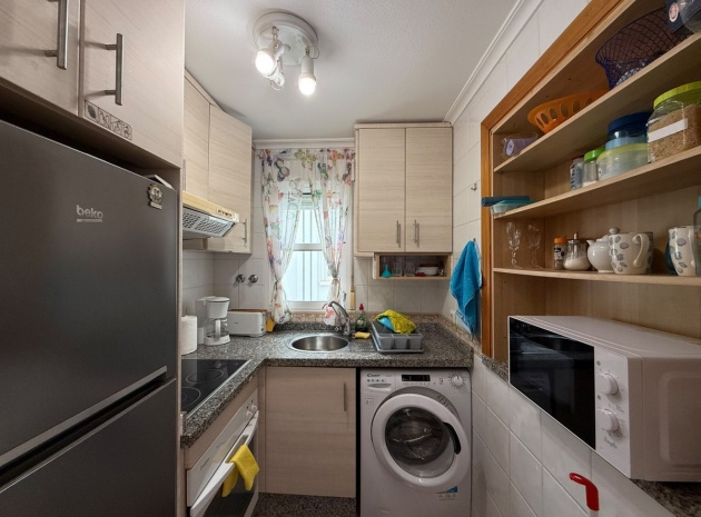 Resale - Apartment - Torrevieja - Playa De Los Locos