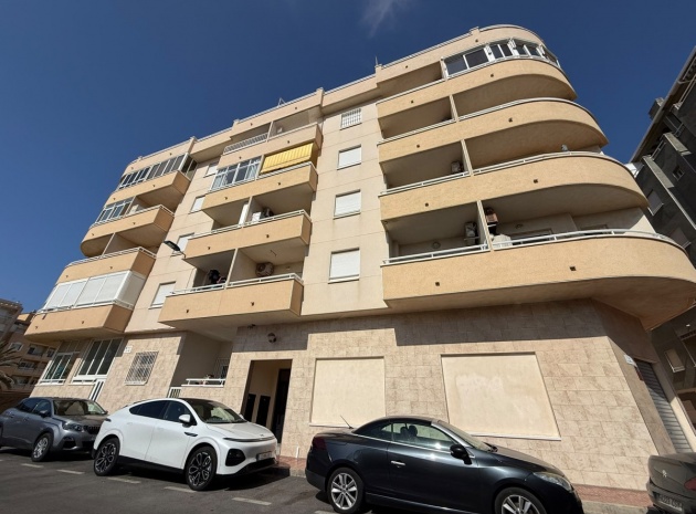 Resale - Apartment - Torrevieja - Playa De Los Locos