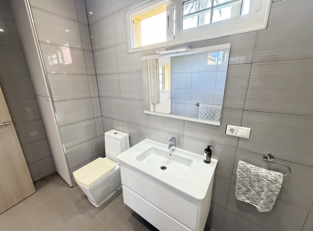 Revente - Villa - Cabo Roig