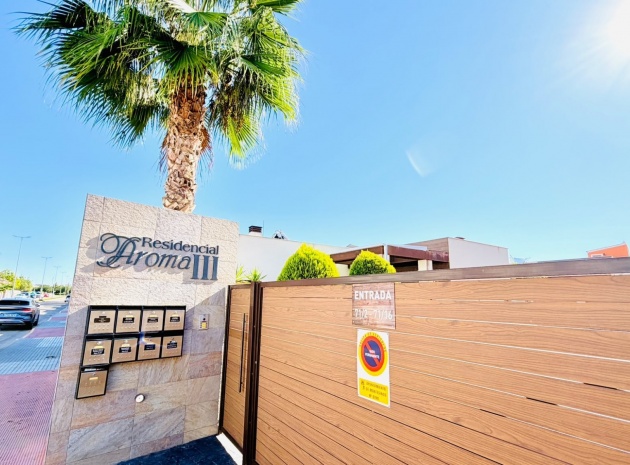 Resale - Villa - Los Montesinos - La Herada