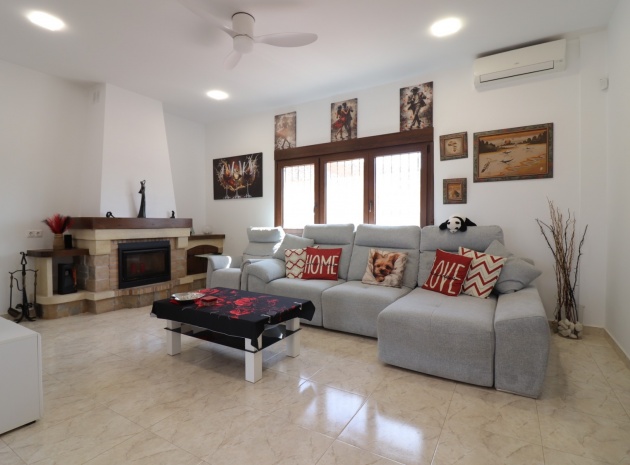 Resale - Villa - Daya Vieja - Daya Vieja - Country