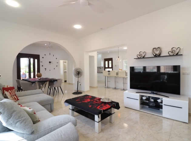 Resale - Villa - Daya Vieja - Daya Vieja - Country