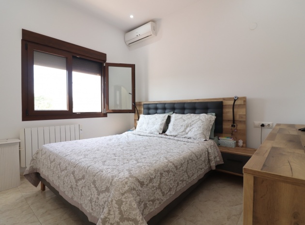 Resale - Villa - Daya Vieja - Daya Vieja - Country