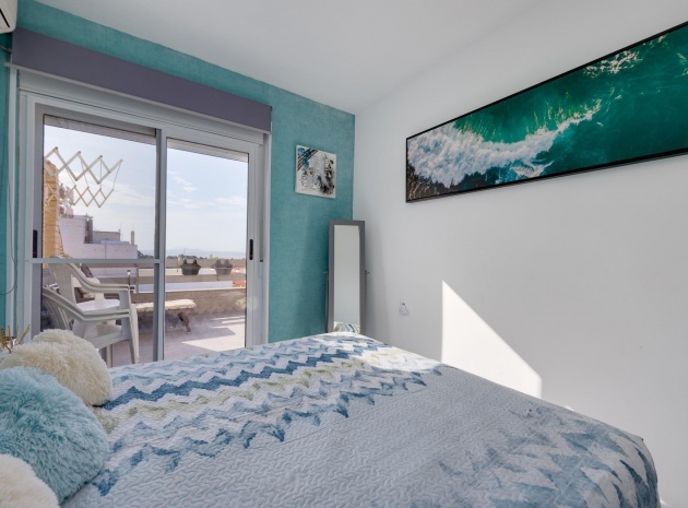 Återförsäljning - Lägenhet - Torrevieja - Playa de los Naufragos