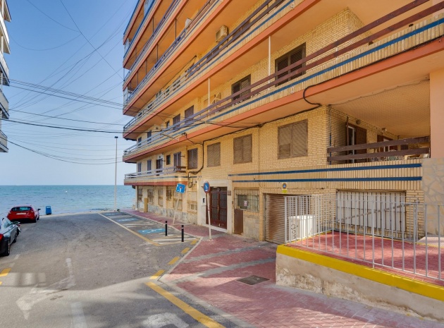 Återförsäljning - Lägenhet - Torrevieja - Playa de los Naufragos
