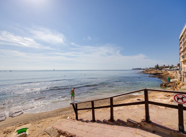 Återförsäljning - Lägenhet - Torrevieja - Playa de los Naufragos