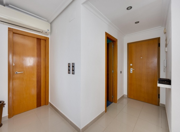 Resale - Apartment - Torrevieja - la veleta