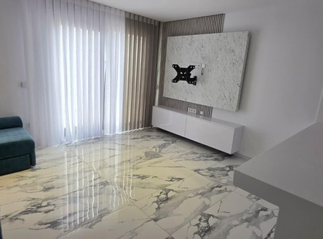 Resale - Villa - Torrevieja - Torrevieja Centro